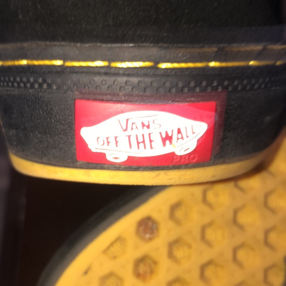 Shoes - Picture 4 of 4